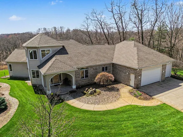 13927 Carter Lake St, Jones, MI 49061