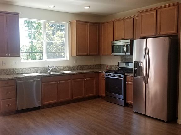 3rd image of 10856 Arrington Dr