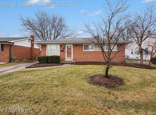 22826 Arcadia St, Saint Clair Shores, MI 48082
