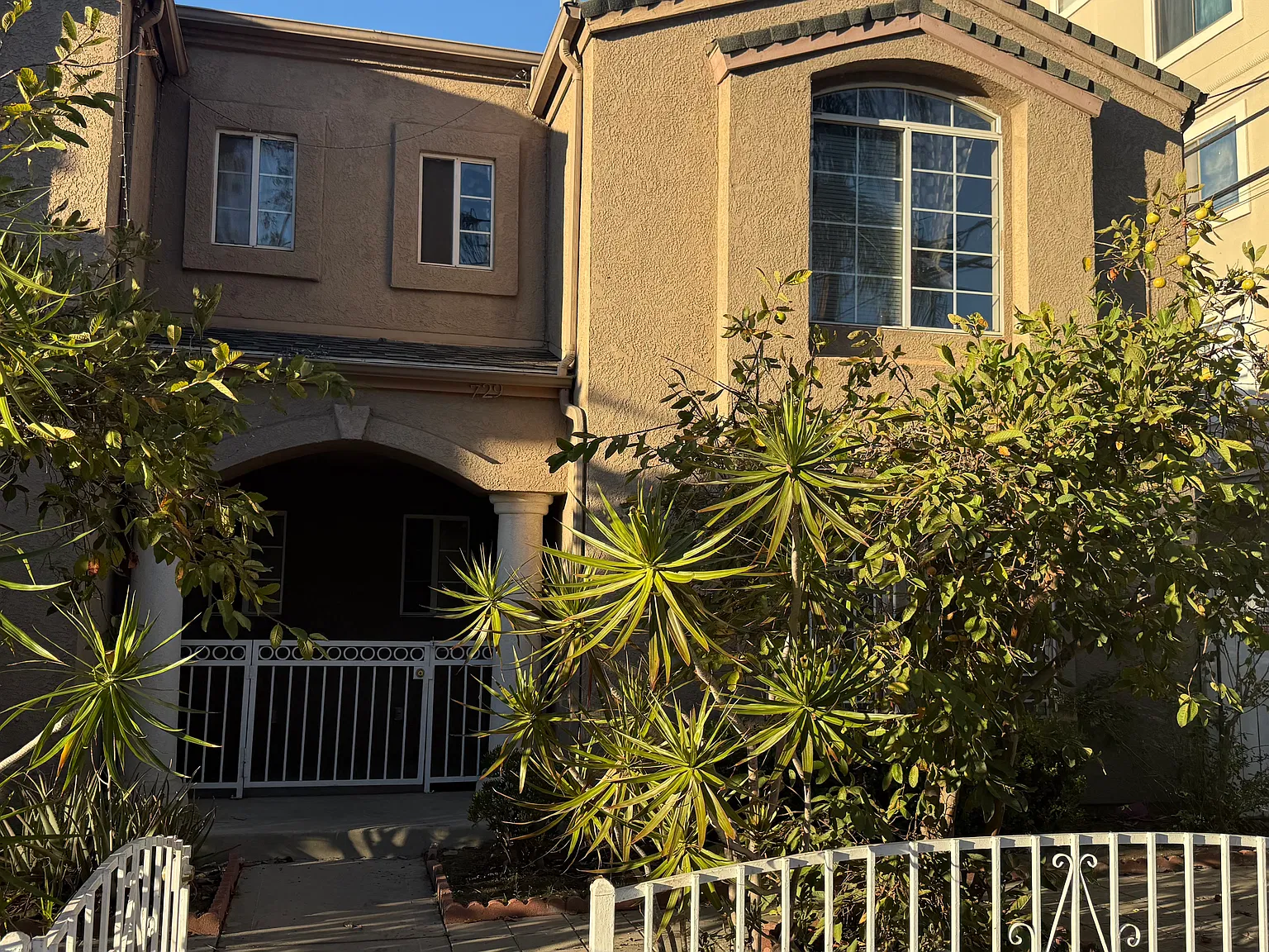 3 bed, 2.5 bath, 1380 sqft, $3,800 — Photo 1