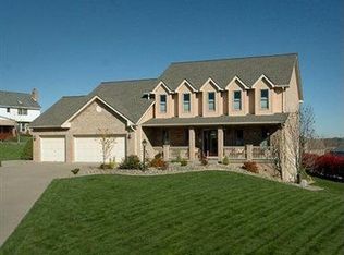 9950 Chattham Cir, North Huntingdon, PA 15642