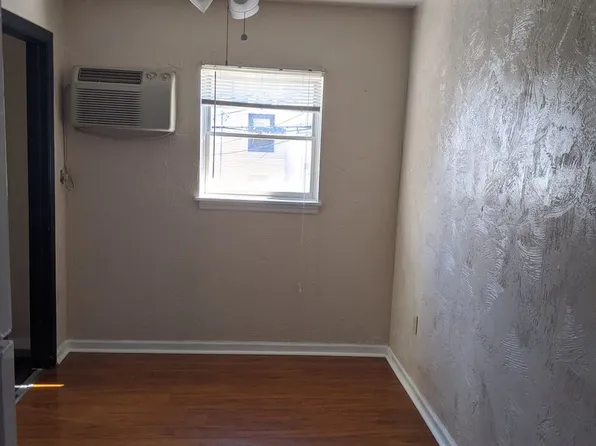 @bedrrom apartment in South Oakland