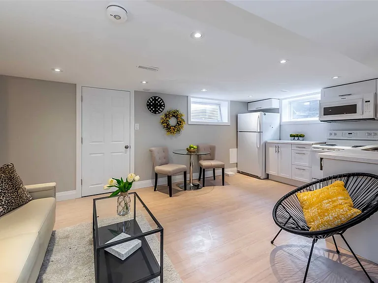 605 Mohawk Rd E #BASEMENT — Photo 2
