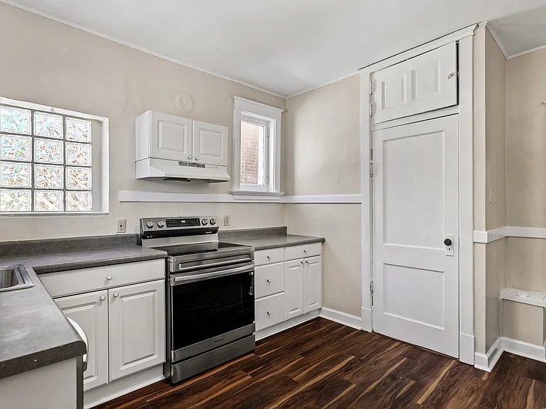 6026-28 Pershing Ave #6026 — Photo 13