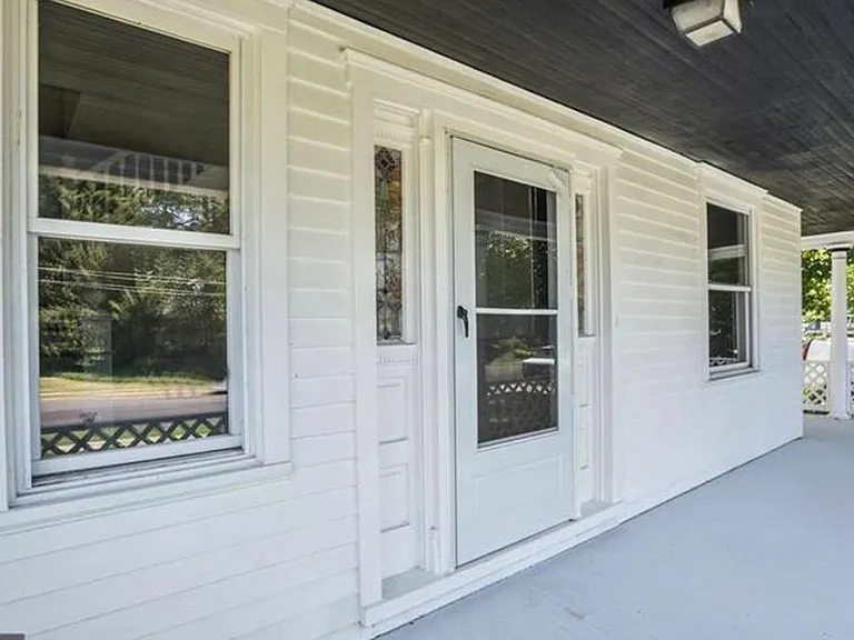 439 Park Ave — Photo 2
