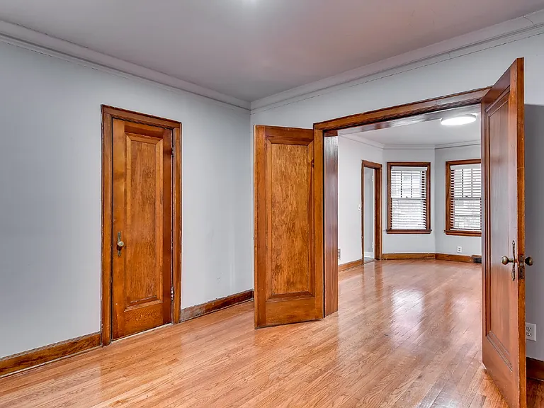 539 Park Ave #1 — Photo 6