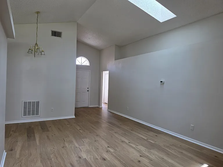 405 Cheshire Way — Photo 9