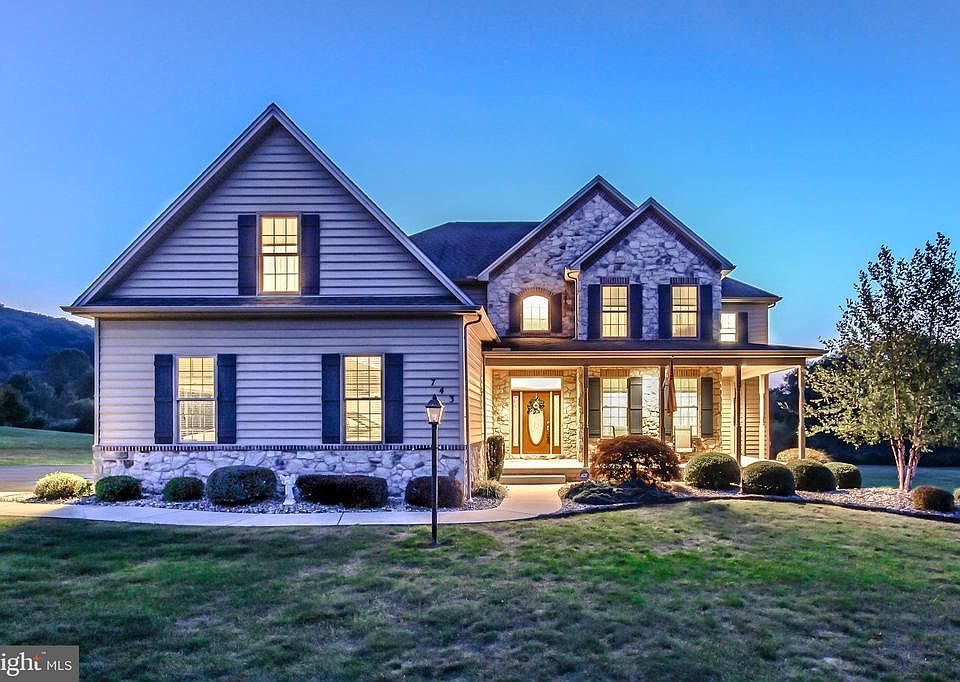 1st image of 743 Maple Shade Dr
