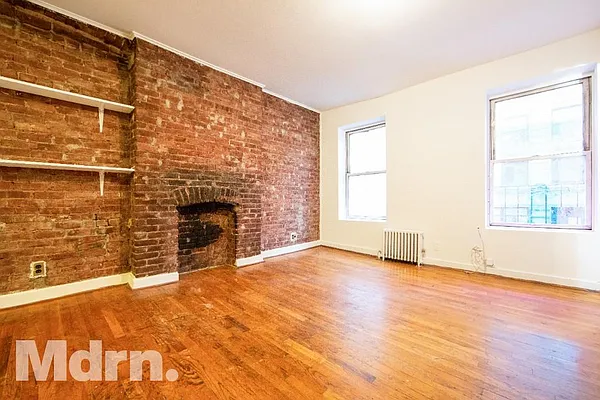 Rented by Mdrn Residential | media 9