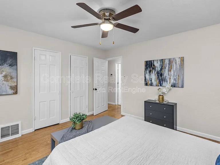 9551 Cantwell Dr — Photo 11