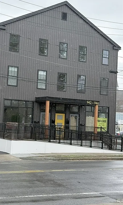944 East St #3