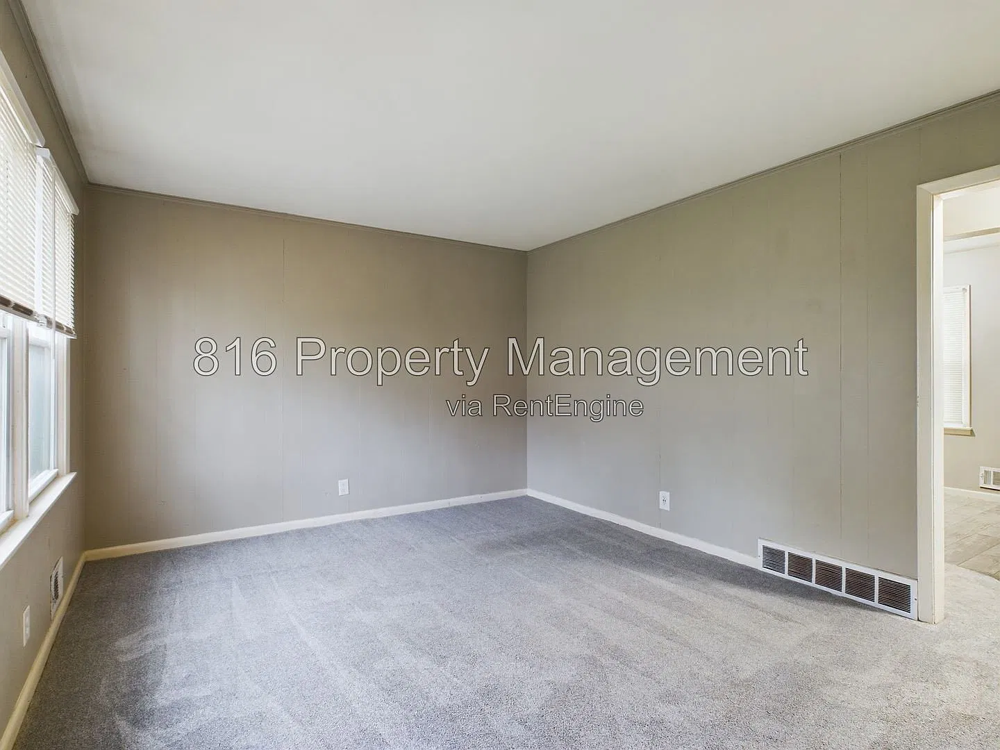 3 bed, 1.0 bath, 1100 sqft, $1,350 — Photo 3