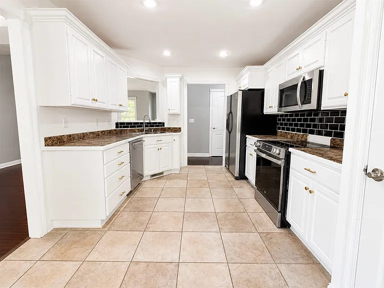 1284 Trillium Ln — Photo 14