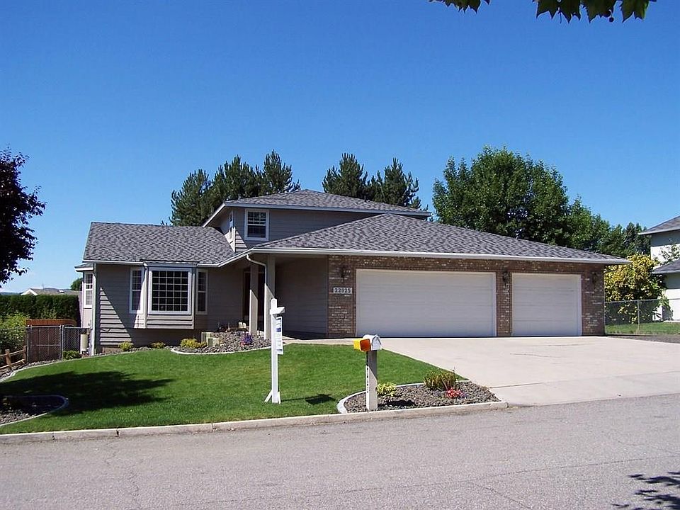 1st image of 22925 E Valleyway Ave