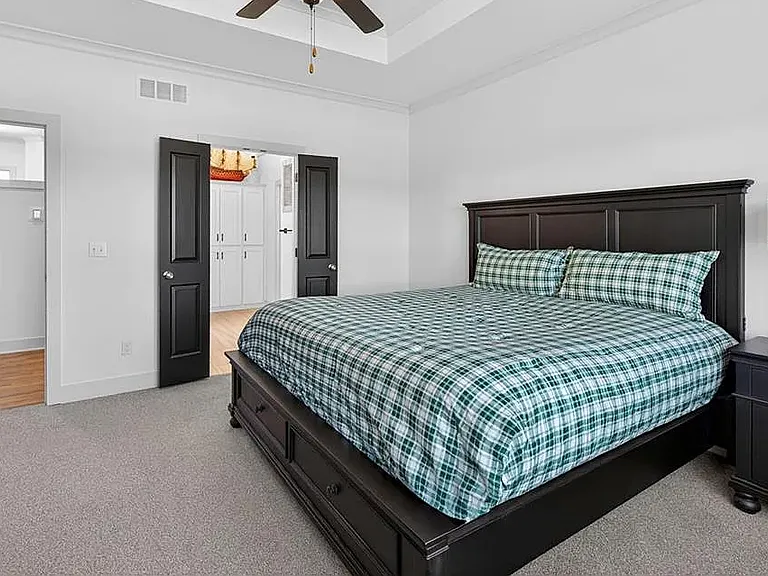 8808 N Clarion Ave — Photo 15