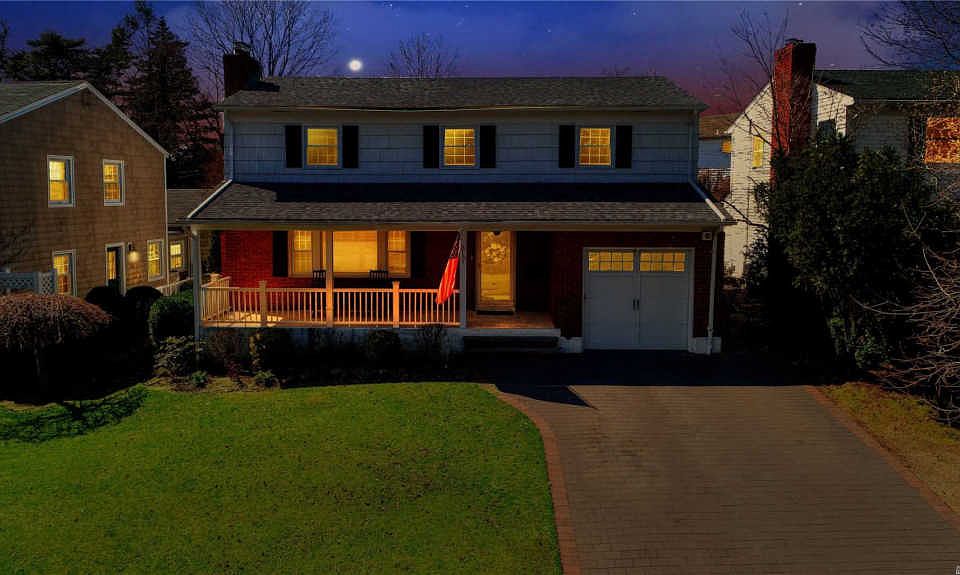 1st image of 8 Clinch Ave