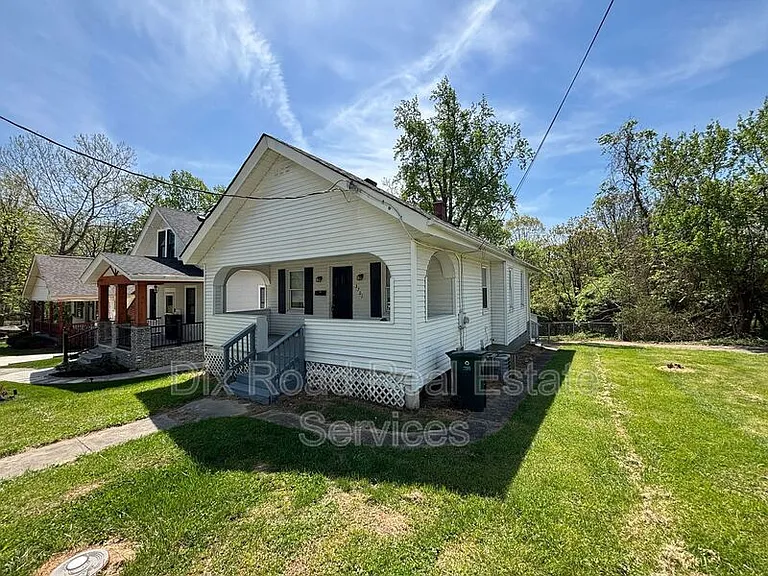 3701 Iona Ave — Photo 3