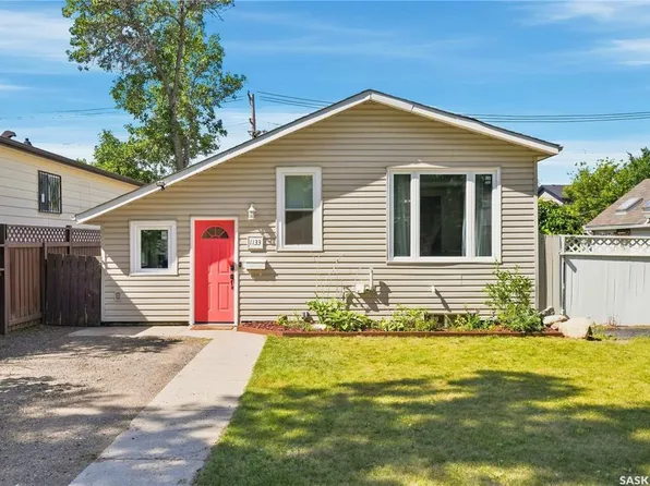 1133 I AVENUE N, Saskatoon, SK S7L 2H8