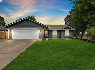 25137 Irenic Ave, Veneta, OR 97487
