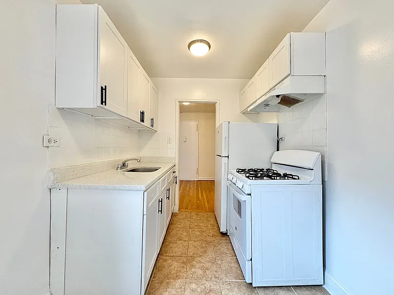 142-19 Barclay Ave #5J — Photo 6