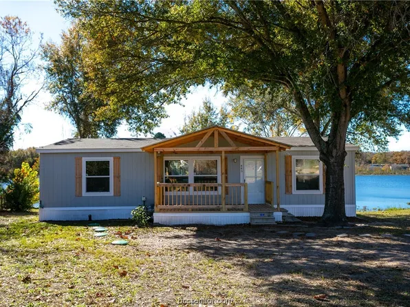 445 Lakeside Dr, Caldwell, TX 77836