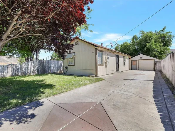1215 J St, Marysville, CA 95901