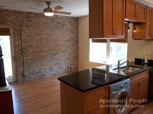 1445 W Victoria St #2D, Chicago, IL 60660
