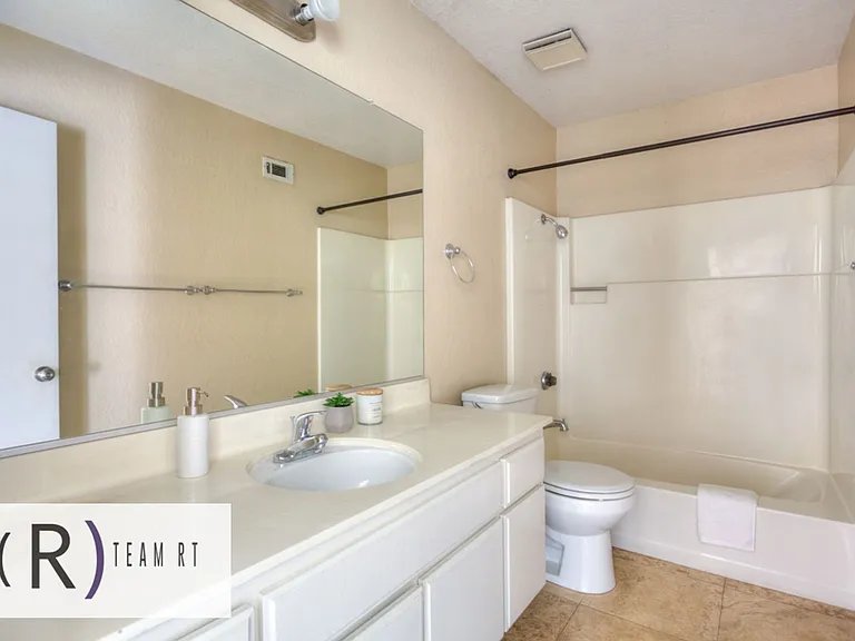 555 Azusa Ave #32 — Photo 26
