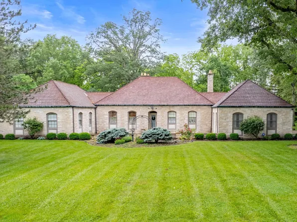 517 S Elliott Acres Dr, Muncie, IN 47302