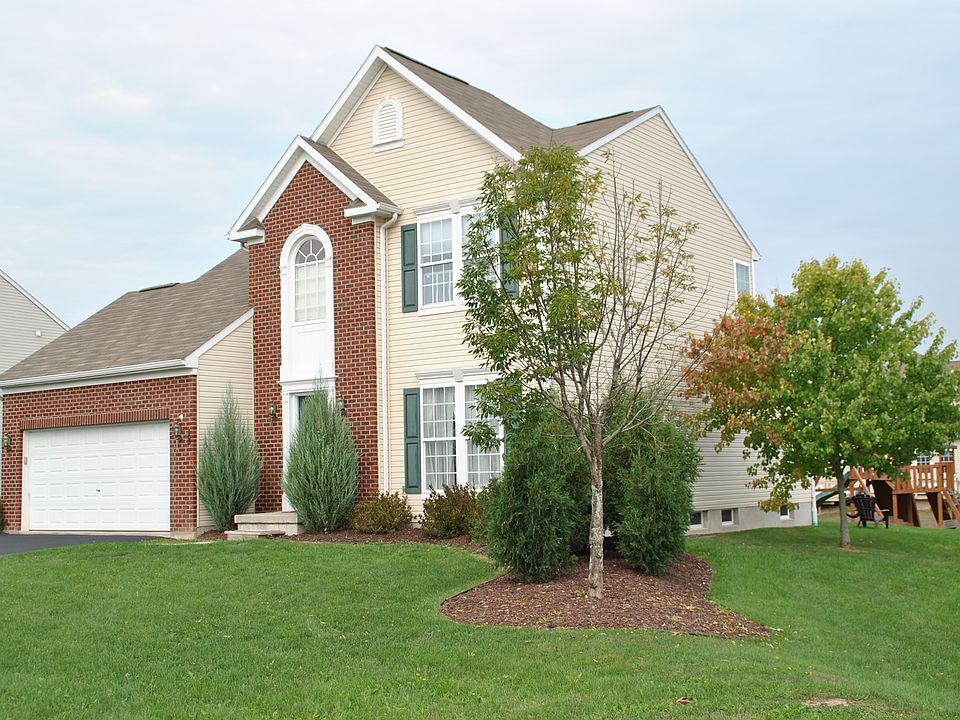 1st image of 13 Caboose Cir