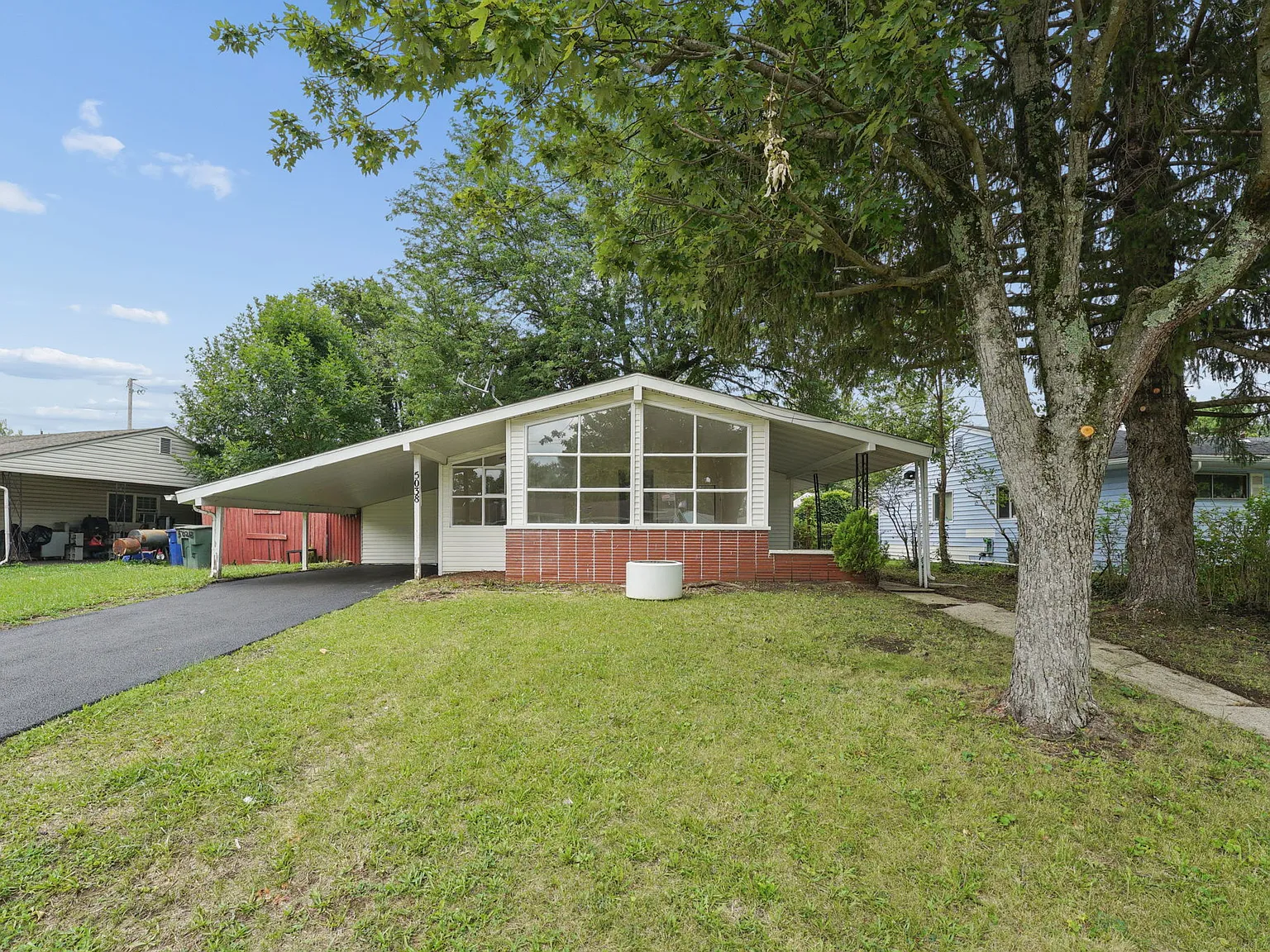 3 bed, 1018 sqft, $1,595 — Photo 1