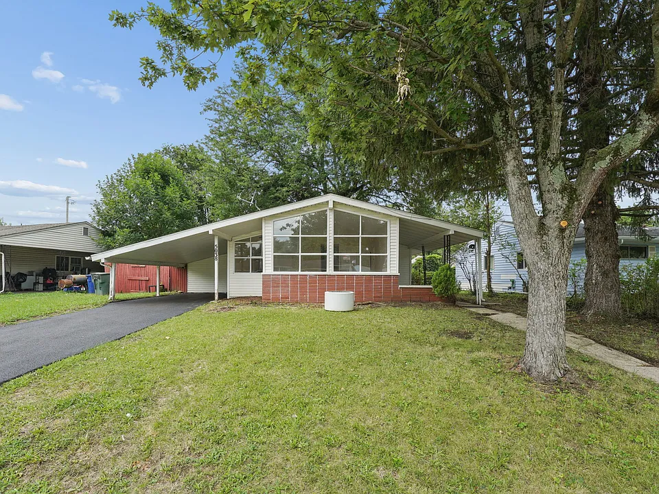 5038 Betsy Dr