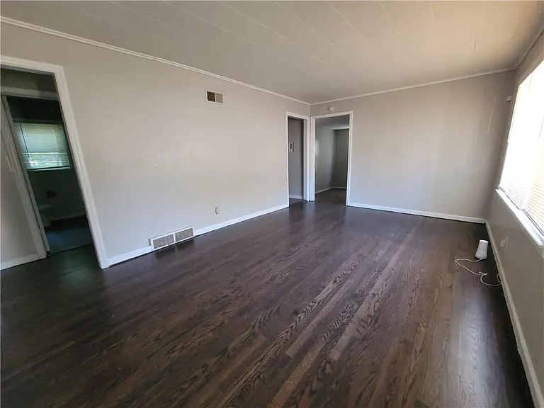 3713 Cleveland Ave — Photo 8