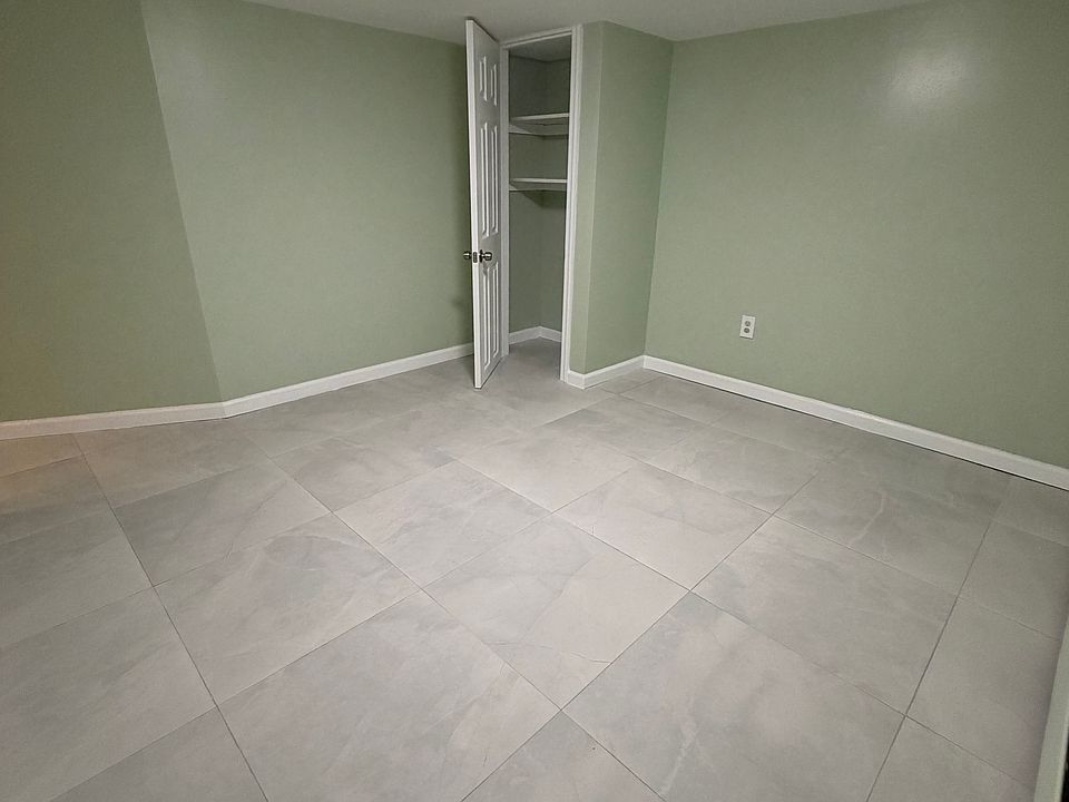1st image of 2039 Colonial Ave #1