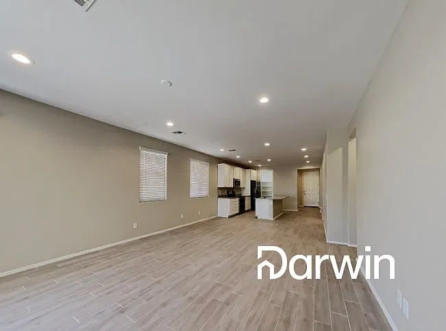 4 bed, 2.0 bath, 1853 sqft, $2,040 — Photo 4