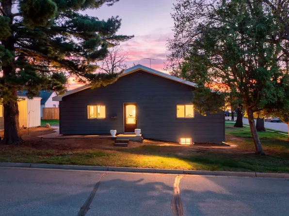 687 4th Ave NW, New Brighton, MN 55112
