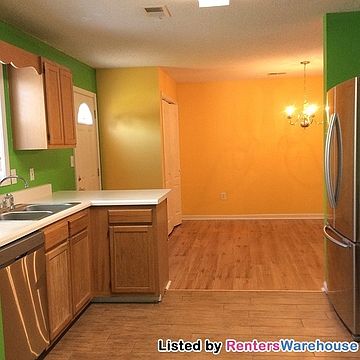 5th image of 1088 Berkley Dr SE