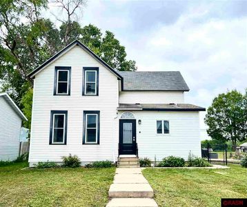 521 S Valley St, New Ulm, MN, 56073