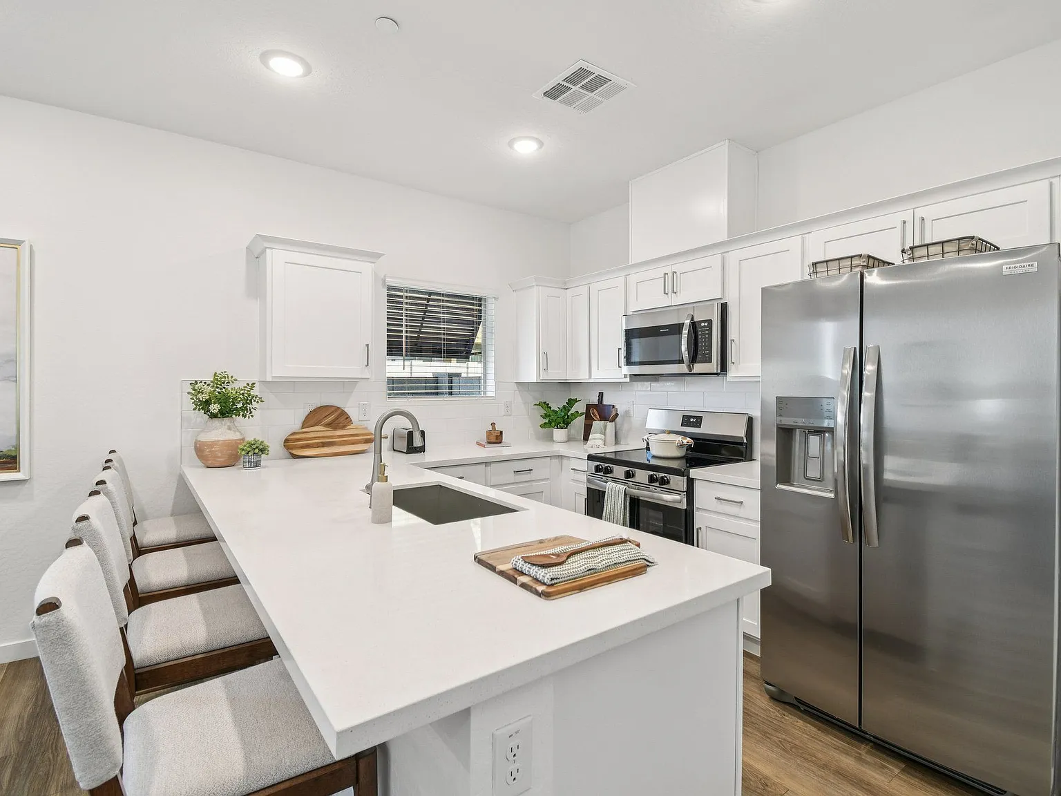 Villas on Van Buren — Photo 4