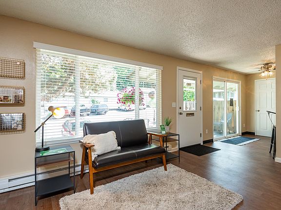 Pinewood Terrace Apartments | Leasing Office Model