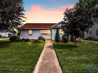 407 Buckingham Dr, Bellevue, OH 44811