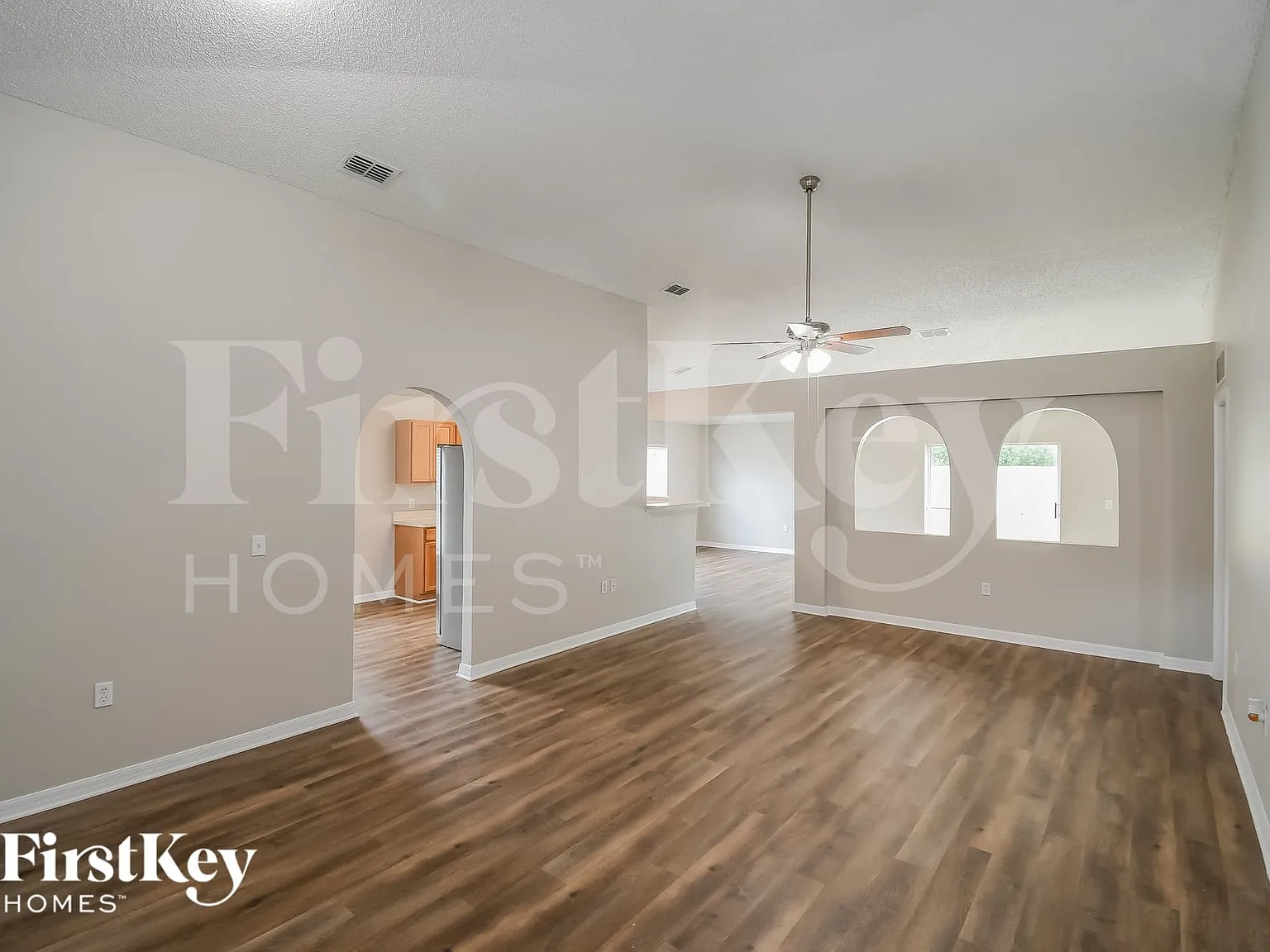 3 bed, 2.0 bath, 1873 sqft, $2,380 — Photo 4