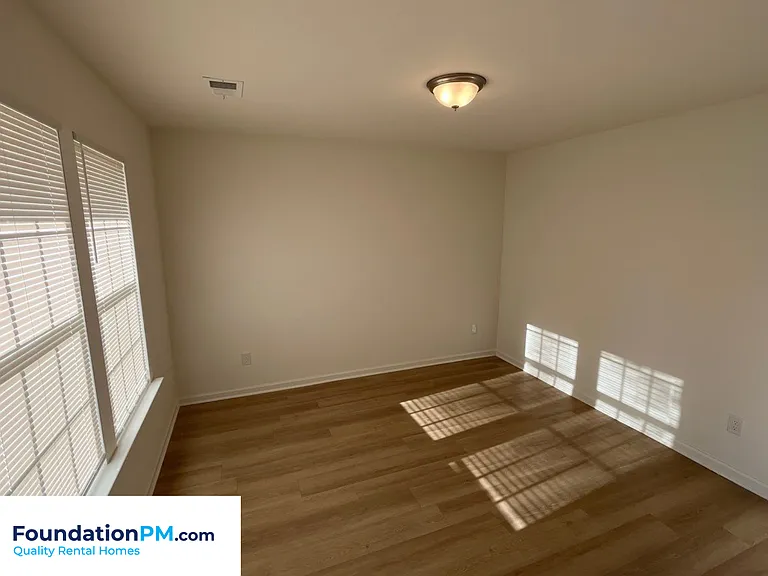 388 McFarland Dr — Photo 5