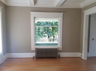 122 N 59th St, Seattle, WA 98103