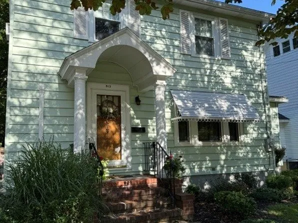 912 Farnham St, Elmira, NY 14901