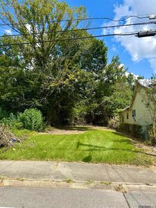 768 N Acadian Thwy E, Baton Rouge, LA, 70802