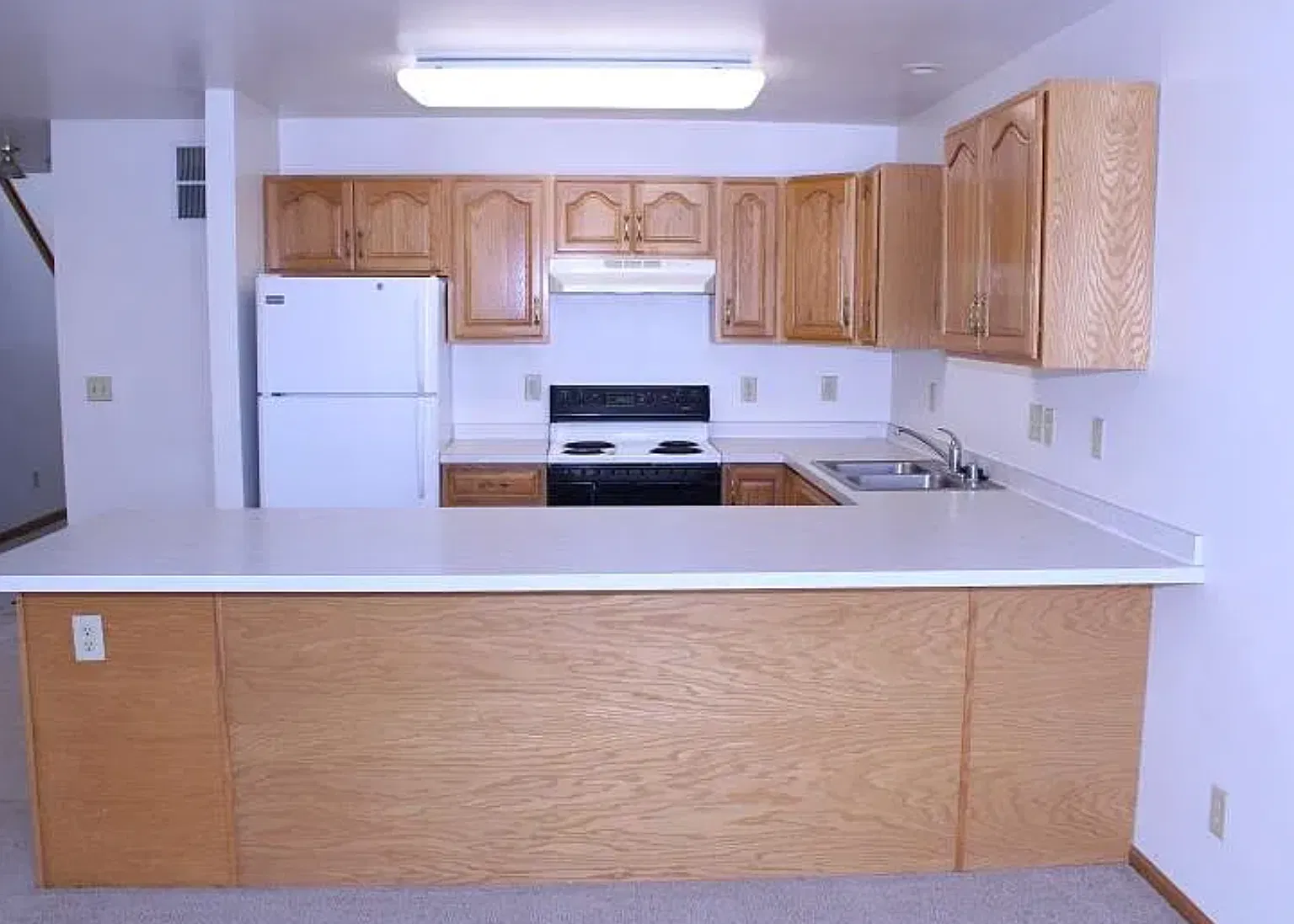 3 bed, 1.5 bath, 1400 sqft, $1,499 — Photo 2