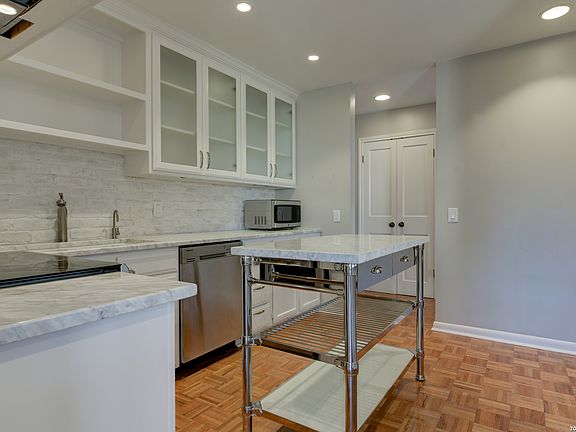 5th image of 4001 N New Braunfels APT 204A