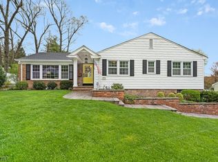 272 Friar Ln, Mountainside, NJ 07092
