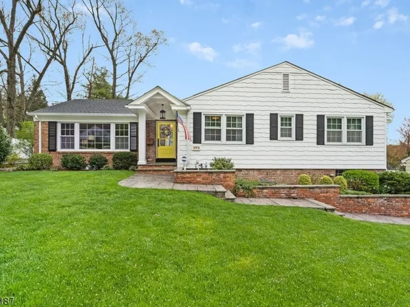 272 Friar Ln, Mountainside Boro, NJ 07092